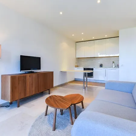 Cmg - Superbe Avec Balcon- 4p/1br - * Cannes