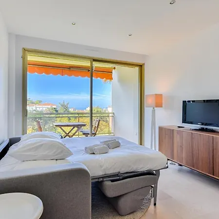 Apartment Cmg - Superbe Avec Balcon- 4p/1br - *